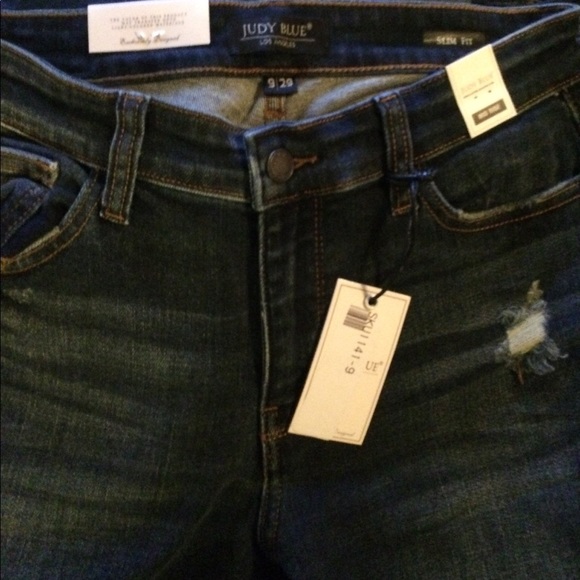 Dark torn Judy Blue jeans. NWT - Picture 3 of 4